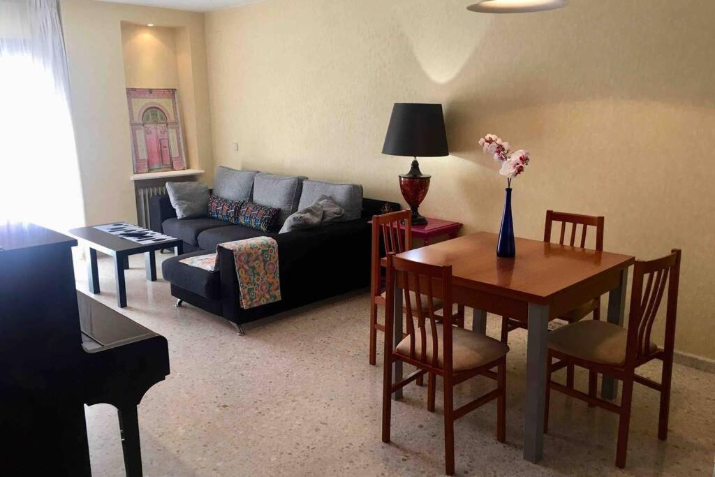 Confortable-Tranquilo Apartamento Junto Al Centro Малага Экстерьер фото